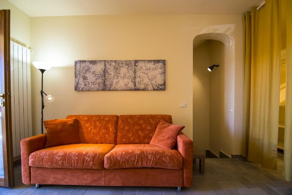 Appartamenti E Affittacamere Le Due Ruote Alberese Exterior photo