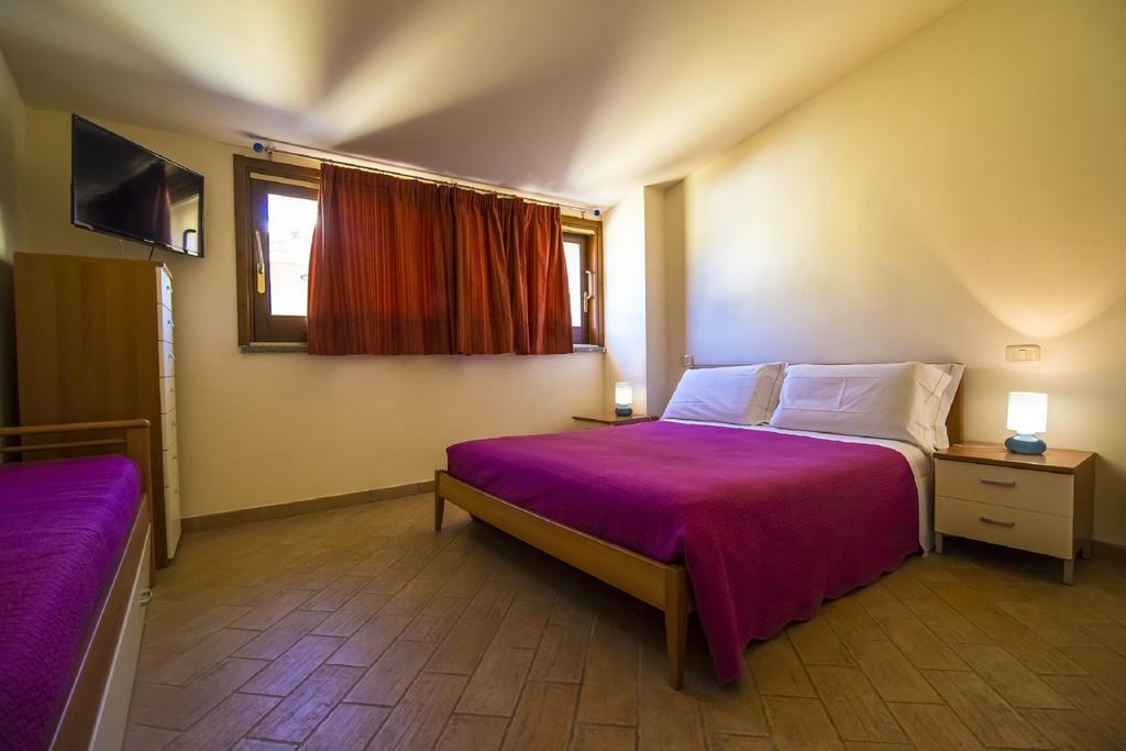 Appartamenti E Affittacamere Le Due Ruote Alberese Exterior photo