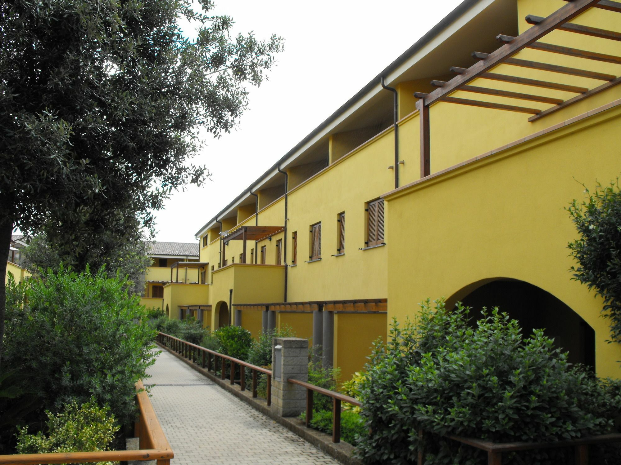 Appartamenti E Affittacamere Le Due Ruote Alberese Exterior photo